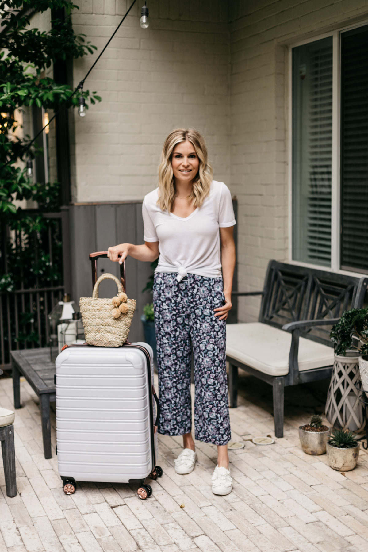 one small blonde is sharing her go-to travel outfit